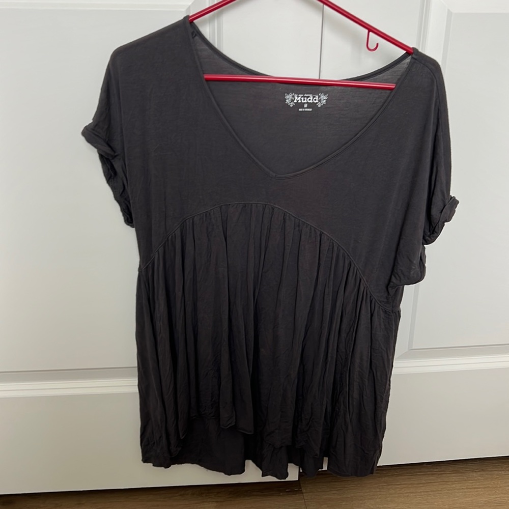 Vneck tshirt with flowy bottom